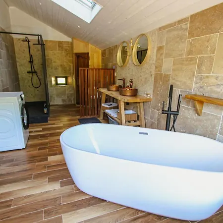 La Maison Des Volcans Cantal Villa Saint-Bonnet-de-Condat