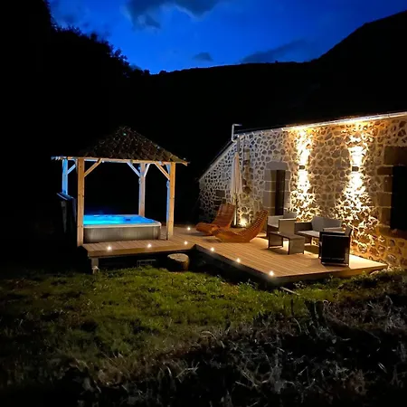 וילה La Maison Des Volcans Cantal *