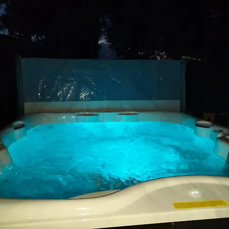 La Maison Des Volcans Cantal * Saint-Bonnet-de-Condat