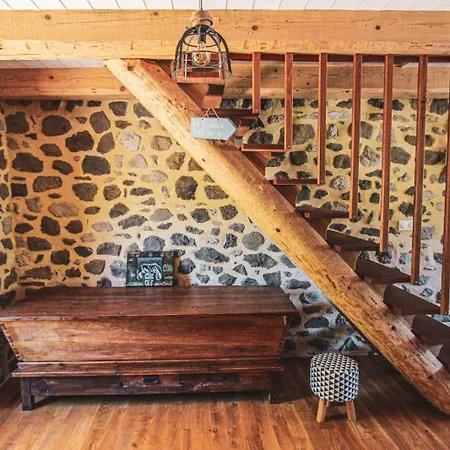 Villa La Maison Des Volcans Cantal *