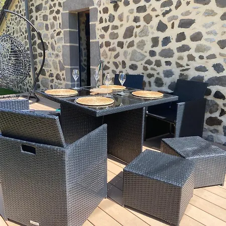 La Maison Des Volcans Cantal